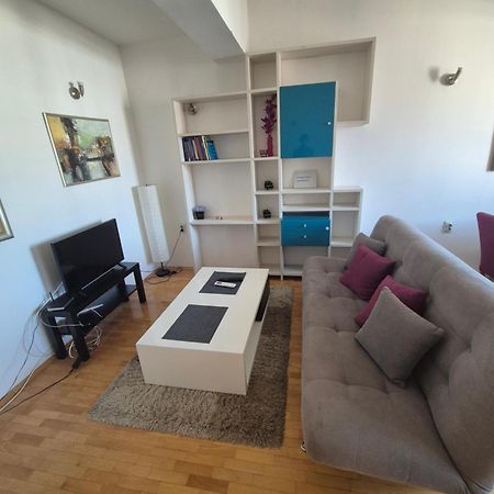 Vortex Apartment Skopje Bagian luar foto